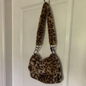 Leopard shoulder bag